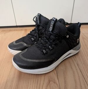 Under Armour Women's HOVR Block City Volleyball Shoe